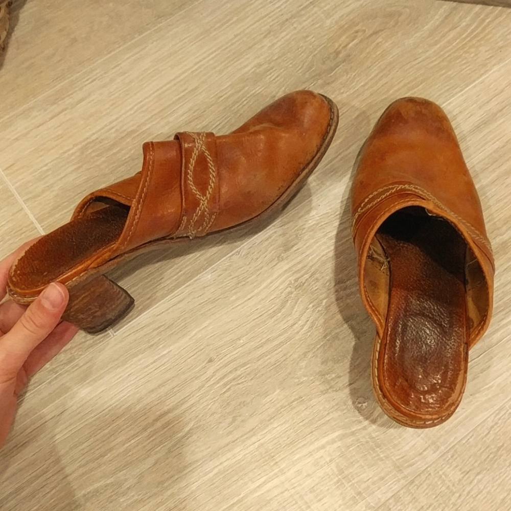 vintage✨ leather mules